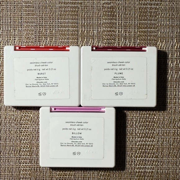 Glossier for kjanenny25
Cloud, paint plush blush - Picture 2 of 3